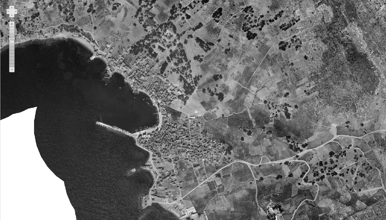 Komiža iz zraka 1968.